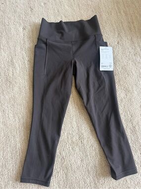 NWT Athleta Salutation Capri Leggings XS